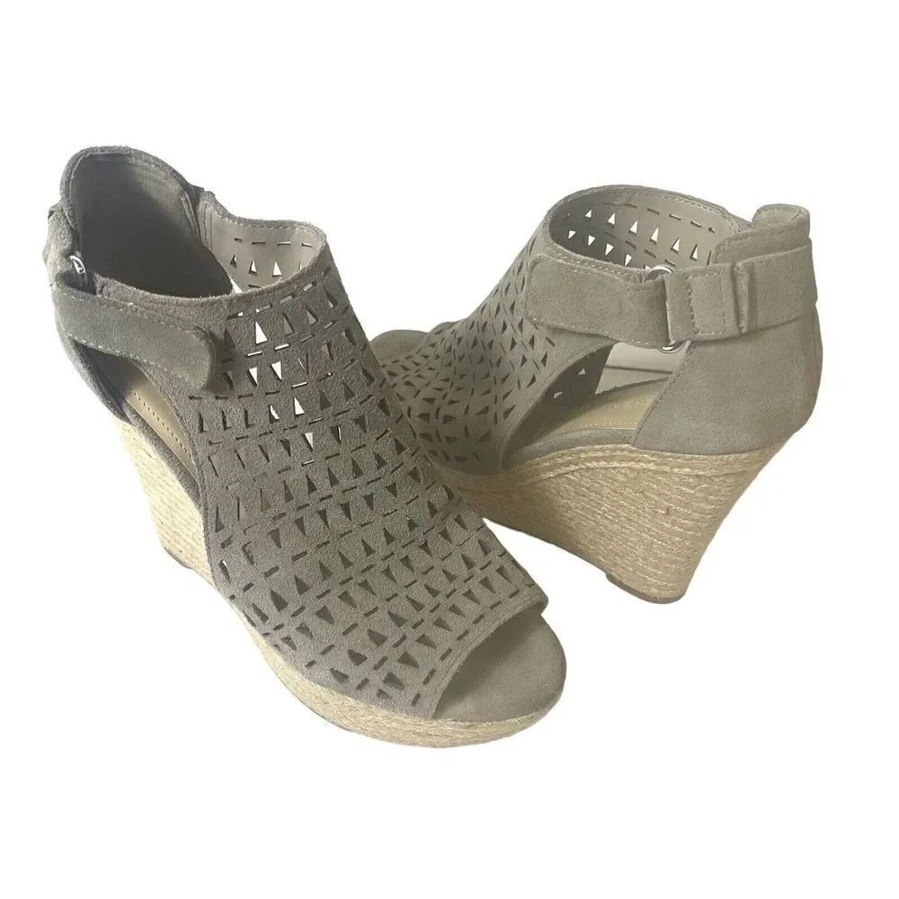 Marc Fisher Taupe Suede Ultra High Heels Wedge Cut Out Wrap Women's 9 M Peep Toe